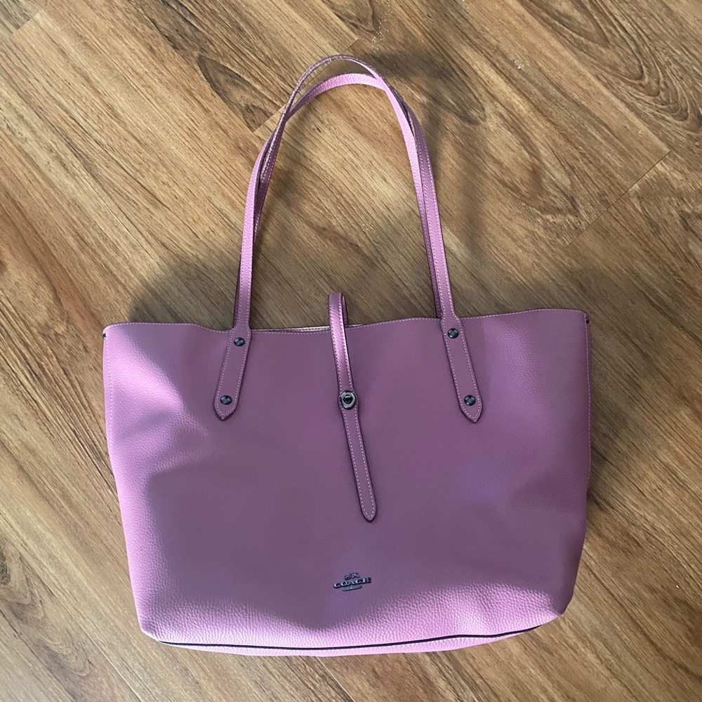 Coach Market Tote With Metallic Interior